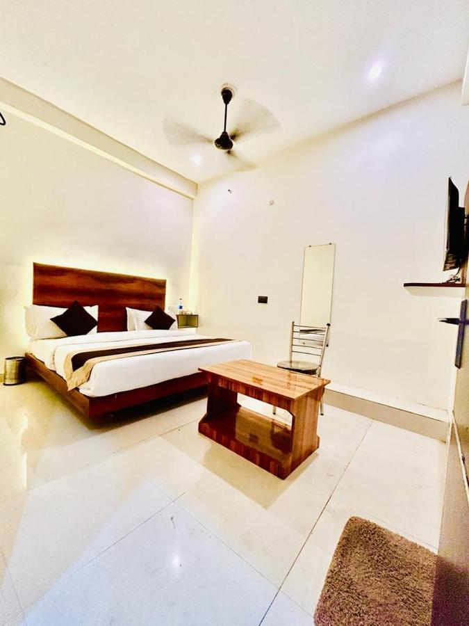 Hotel Sr Grand โคราฆปุระ ภายนอก รูปภาพ